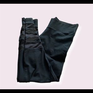 Pink by Victoria’s Secret legging in size large